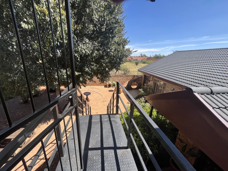 4 Bedroom Property for Sale in Dassie Rand North West